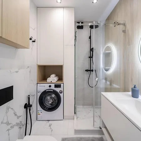 сучасна з панорамним видом у львові Lemberg