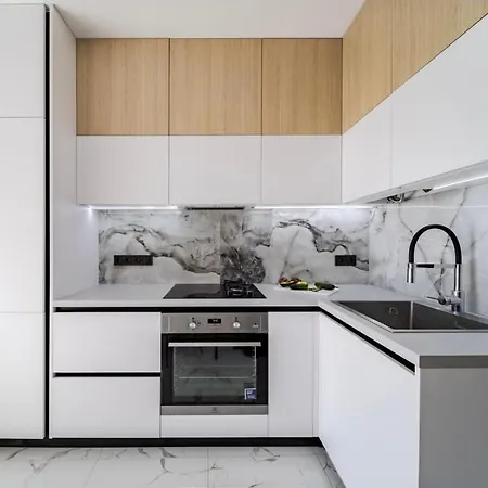 сучасна з панорамним видом у львові Apartmán