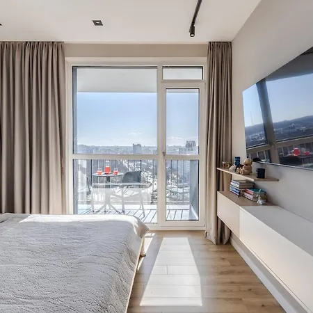 Apartment сучасна з панорамним видом у львові *