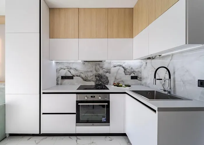 сучасна з панорамним видом у львові Apartment